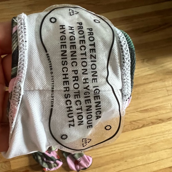 Swimsuit/Bodysuit - Picture 6 of 7